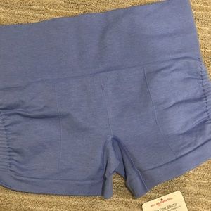 lululemon athletica Shorts - Lululemon In the Flow Short, size 6 lululemon athletica Shorts - Lululemon In the Flow Short, size 6